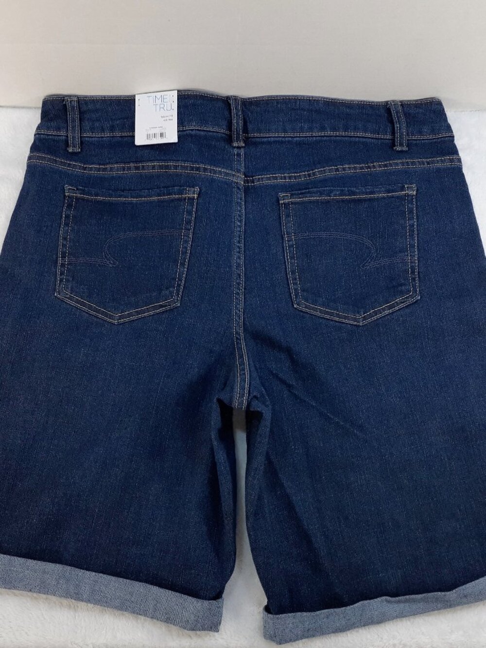 Time and Tru Shorts Womens 16 Blue Denim Stretch Mid Rise Cuffed Relaxed NWT